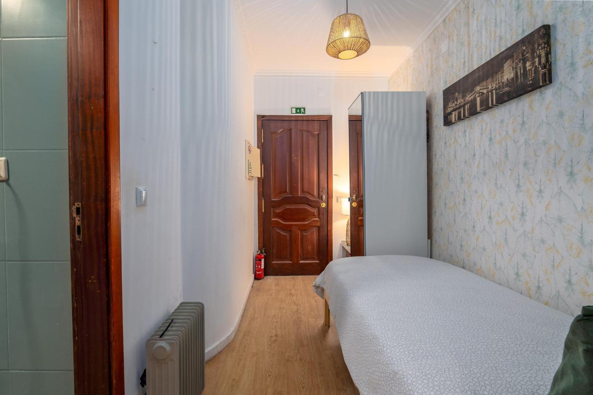 Renovated Feb25 Clerigos Cozy Balcony With Self Check In Leilighet Porto Eksteriør bilde